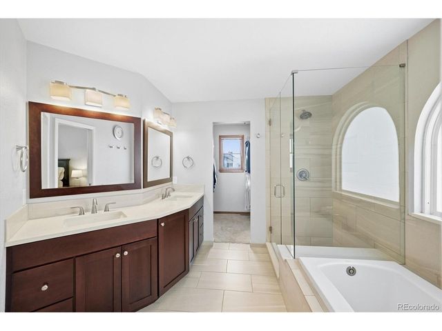 2420 S Holman Cir, Lakewood, CO 80228