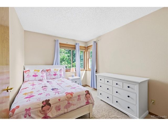 2420 S Holman Cir, Lakewood, CO 80228
