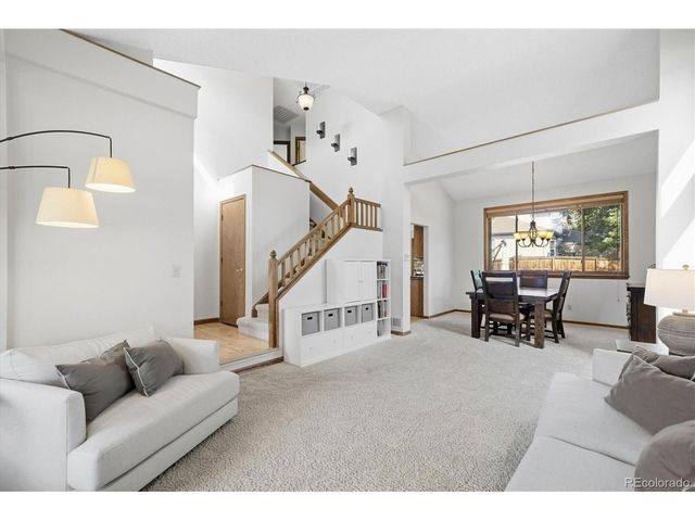 2420 S Holman Cir, Lakewood, CO 80228