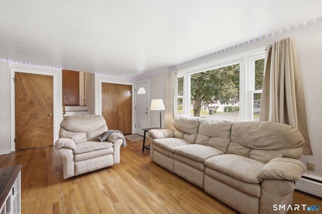 15 Lin Sal Street, Windsor Locks, CT 06096