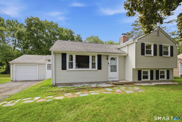 15 Lin Sal Street, Windsor Locks, CT 06096