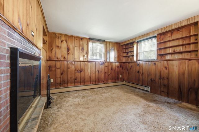 15 Lin Sal Street, Windsor Locks, CT 06096