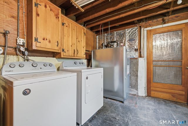 15 Lin Sal Street, Windsor Locks, CT 06096