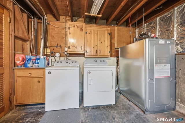 15 Lin Sal Street, Windsor Locks, CT 06096