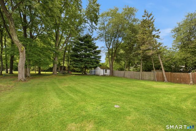 15 Lin Sal Street, Windsor Locks, CT 06096