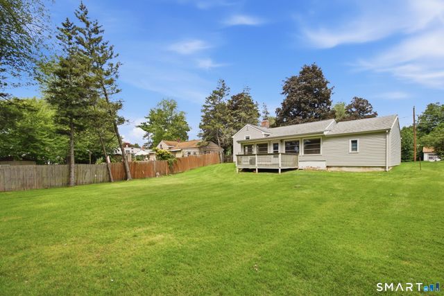 15 Lin Sal Street, Windsor Locks, CT 06096