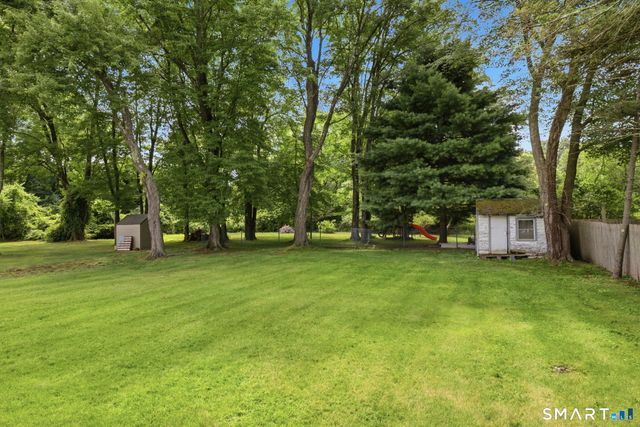 15 Lin Sal Street, Windsor Locks, CT 06096