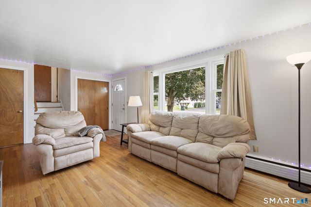 15 Lin Sal Street, Windsor Locks, CT 06096