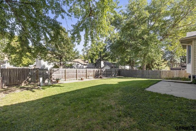 3728 Schuemann Drive, Bellevue, NE 68123