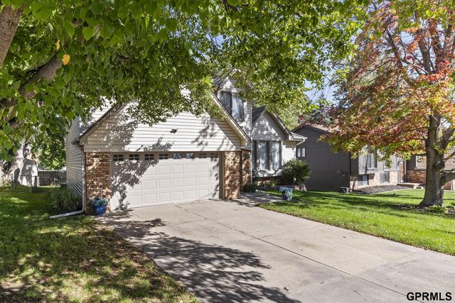 3728 Schuemann Drive, Bellevue, NE 68123