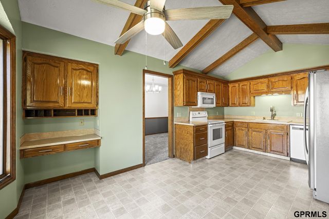 3728 Schuemann Drive, Bellevue, NE 68123