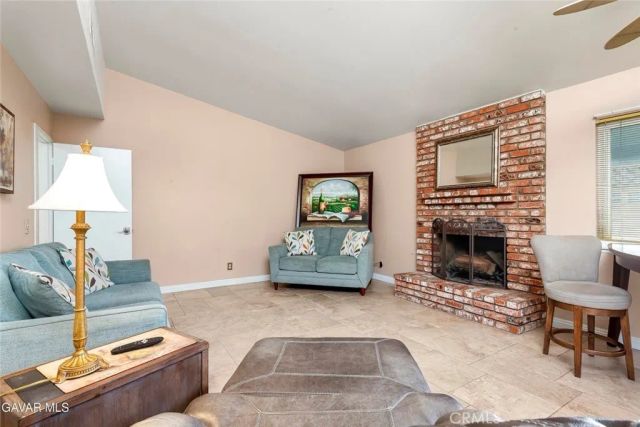2715 W Avenue J12, Lancaster, CA 93536