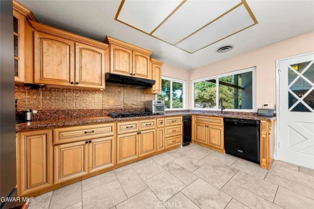 2715 W Avenue J12, Lancaster, CA 93536