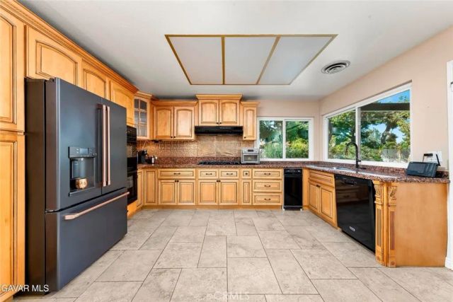 2715 W Avenue J12, Lancaster, CA 93536