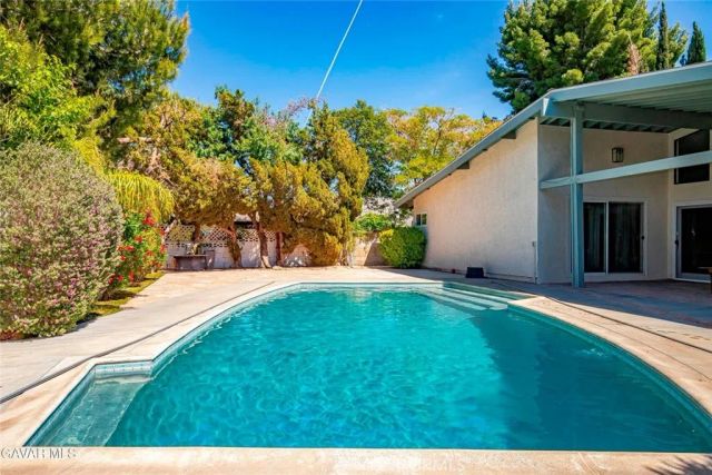 2715 W Avenue J12, Lancaster, CA 93536