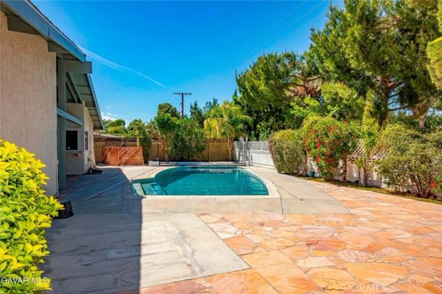 2715 W Avenue J12, Lancaster, CA 93536