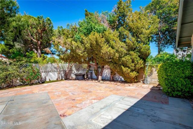 2715 W Avenue J12, Lancaster, CA 93536