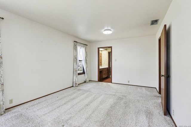 115 Dogwood Ln, San Antonio, TX 78213