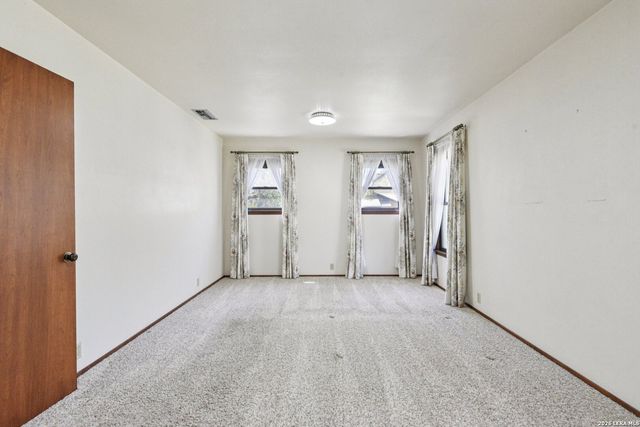 115 Dogwood Ln, San Antonio, TX 78213