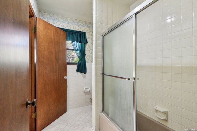 115 Dogwood Ln, San Antonio, TX 78213