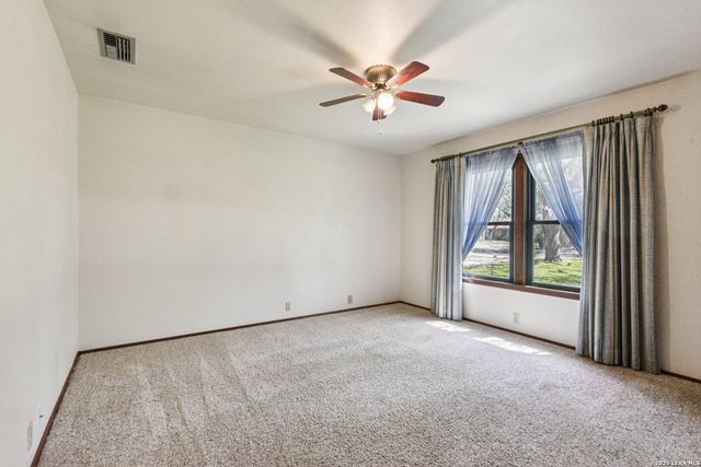 115 Dogwood Ln, San Antonio, TX 78213