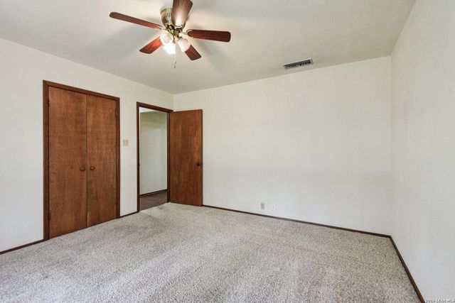 115 Dogwood Ln, San Antonio, TX 78213