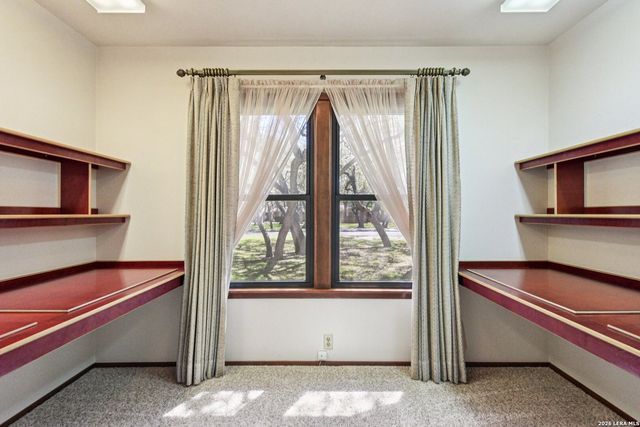 115 Dogwood Ln, San Antonio, TX 78213