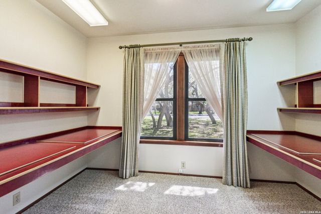 115 Dogwood Ln, San Antonio, TX 78213