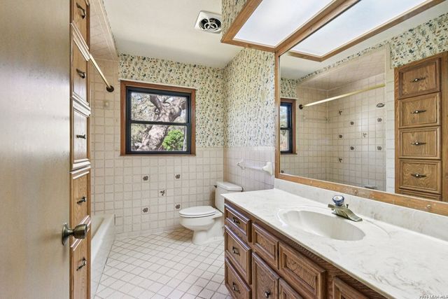 115 Dogwood Ln, San Antonio, TX 78213