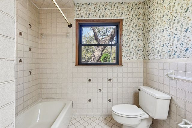 115 Dogwood Ln, San Antonio, TX 78213