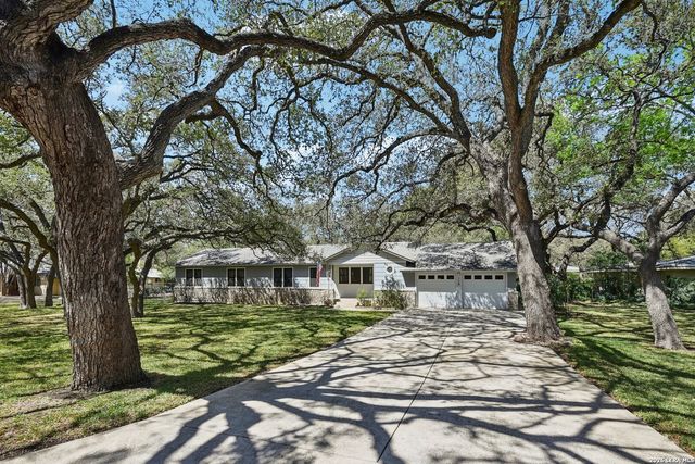 115 Dogwood Ln, San Antonio, TX 78213