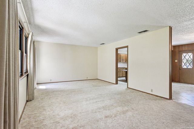 115 Dogwood Ln, San Antonio, TX 78213