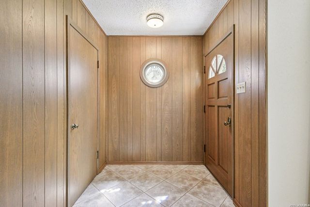 115 Dogwood Ln, San Antonio, TX 78213