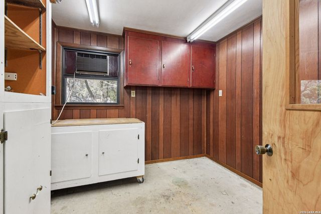 115 Dogwood Ln, San Antonio, TX 78213