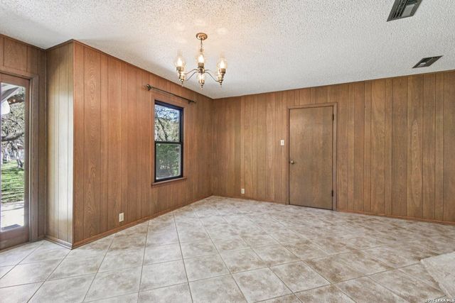 115 Dogwood Ln, San Antonio, TX 78213