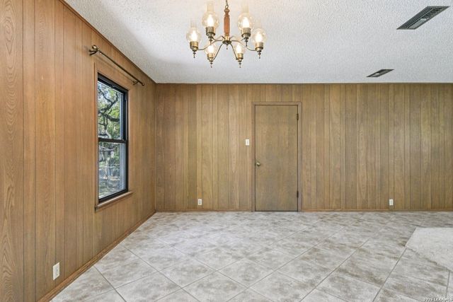 115 Dogwood Ln, San Antonio, TX 78213