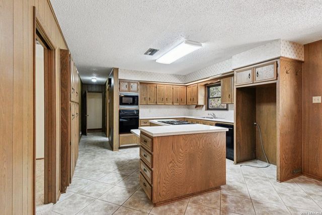 115 Dogwood Ln, San Antonio, TX 78213