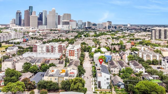 229 Willard Street, Houston, TX 77006