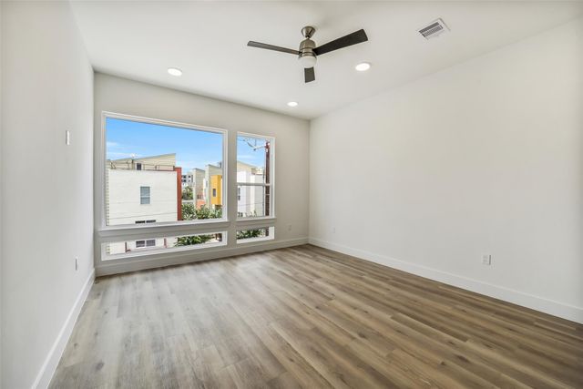 229 Willard Street, Houston, TX 77006