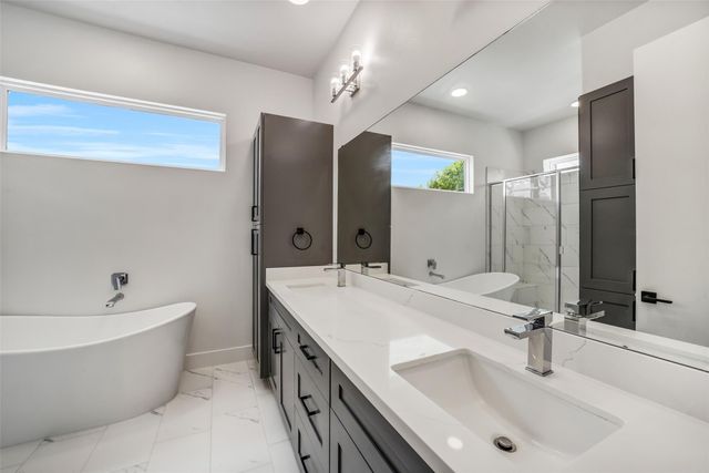 229 Willard Street, Houston, TX 77006