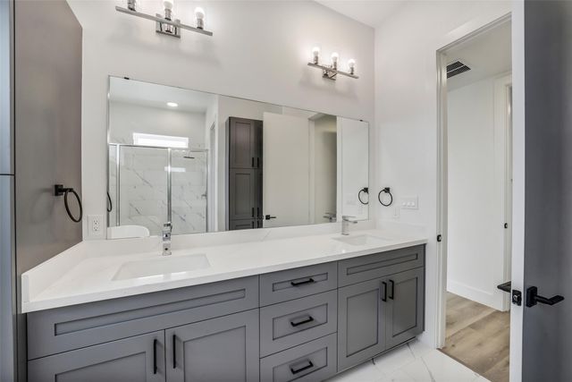 229 Willard Street, Houston, TX 77006