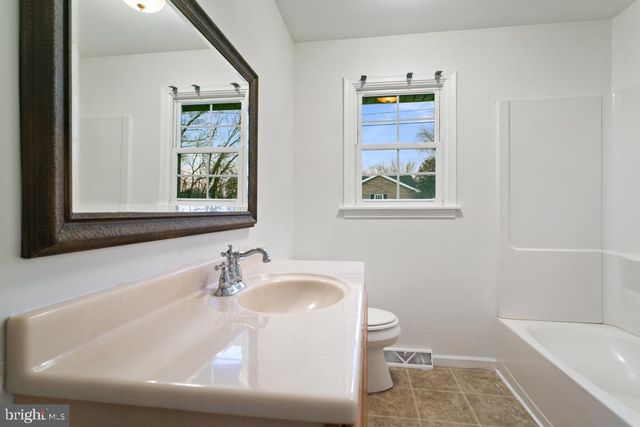 9 OBERLIN RD, Pennsville, NJ 08070