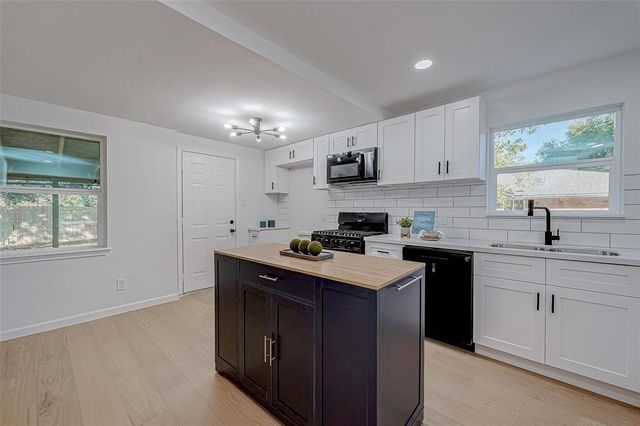 2414 Walnut Bend Lane, Houston, TX 77042