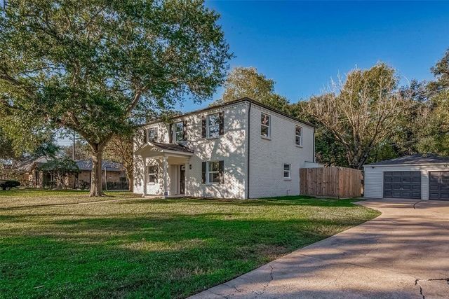 2414 Walnut Bend Lane, Houston, TX 77042