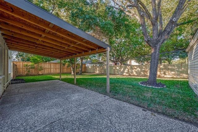 2414 Walnut Bend Lane, Houston, TX 77042