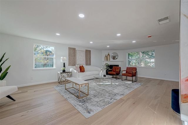 2414 Walnut Bend Lane, Houston, TX 77042