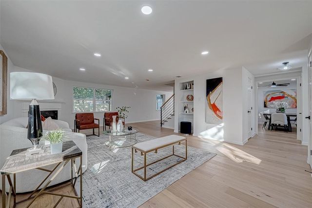 2414 Walnut Bend Lane, Houston, TX 77042