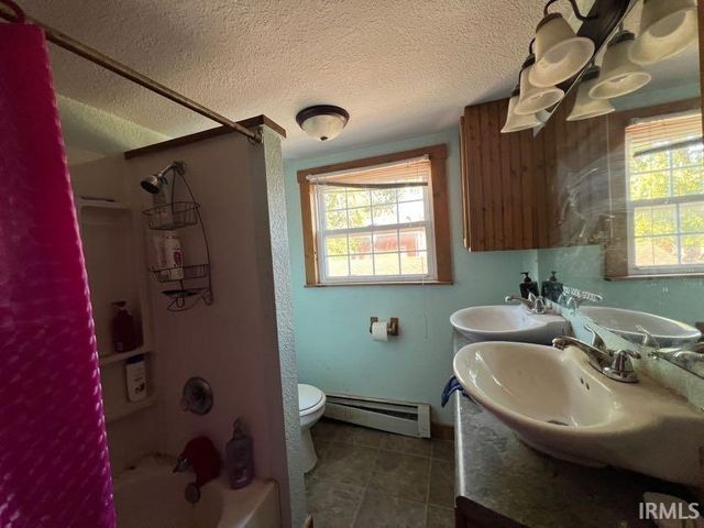 5909 N Lincoln Street, Uniondale, IN 46791