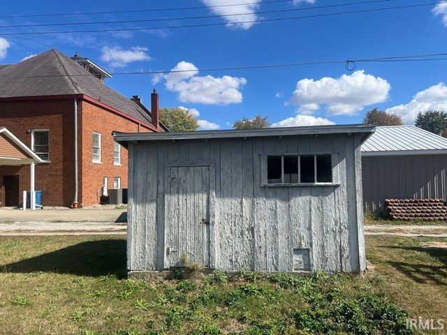 5909 N Lincoln Street, Uniondale, IN 46791