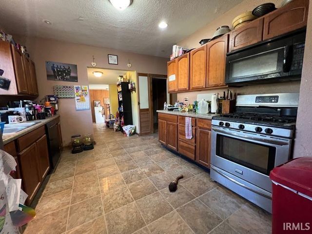 5909 N Lincoln Street, Uniondale, IN 46791